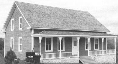 The Fred Albert House of the Madawaska Historical Society, a mid-19th-century farmhouse of pi&egrave;ce-sur-pi&egrave;ce construction at Madawaska, Maine.